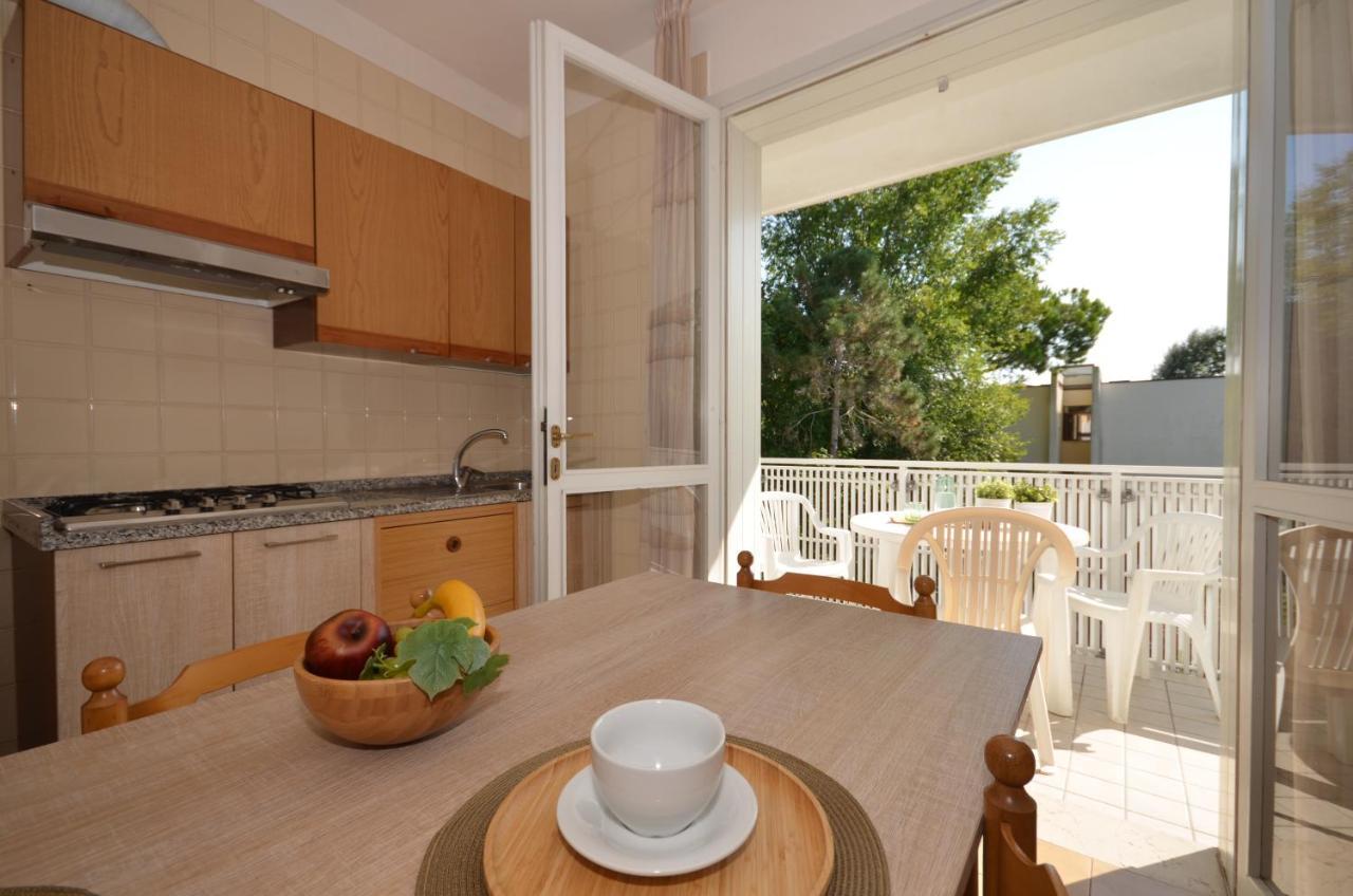Appartamenti Sirio Via Pesci 6,8,14 Bibione Exterior photo