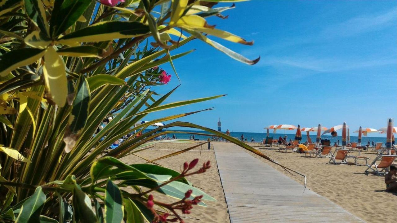 Appartamenti Sirio Via Pesci 6,8,14 Bibione Exterior photo