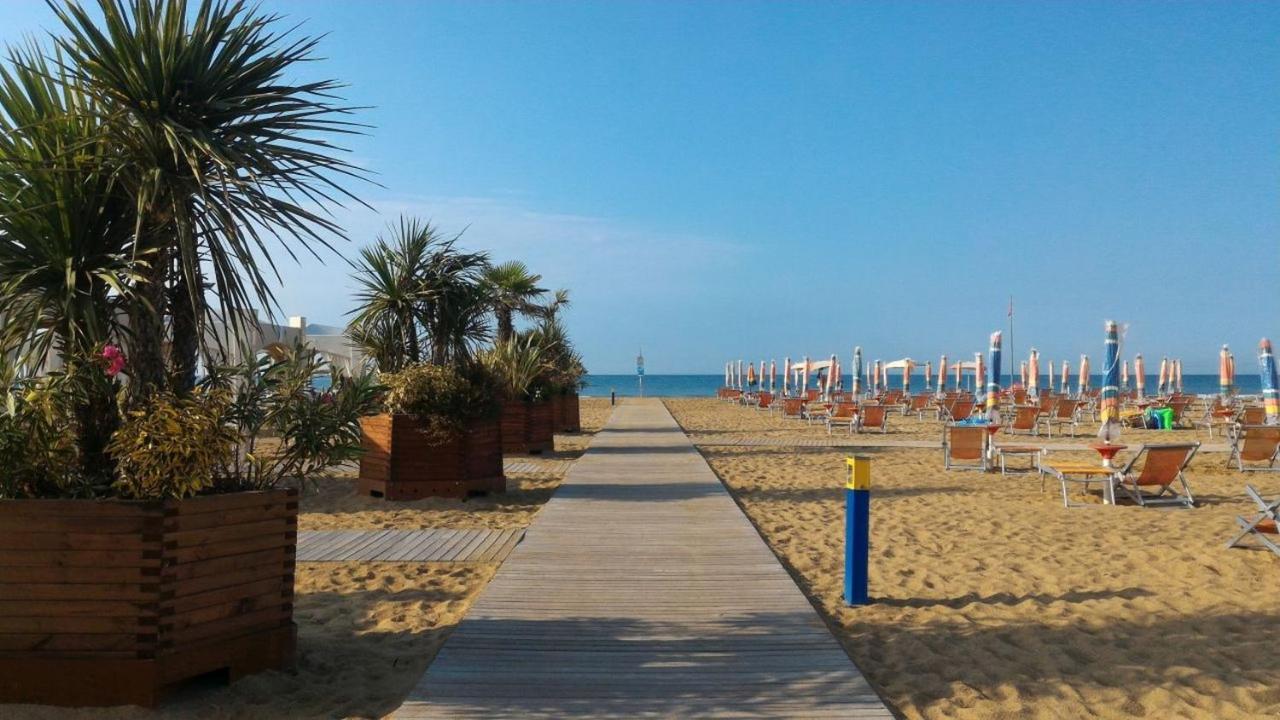 Appartamenti Sirio Via Pesci 6,8,14 Bibione Exterior photo