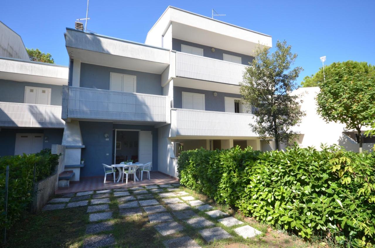 Appartamenti Sirio Via Pesci 6,8,14 Bibione Exterior photo
